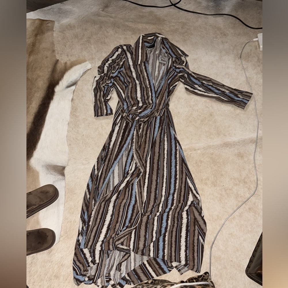 𝅺BCBGMaxAzria wrap collared dress striped XS